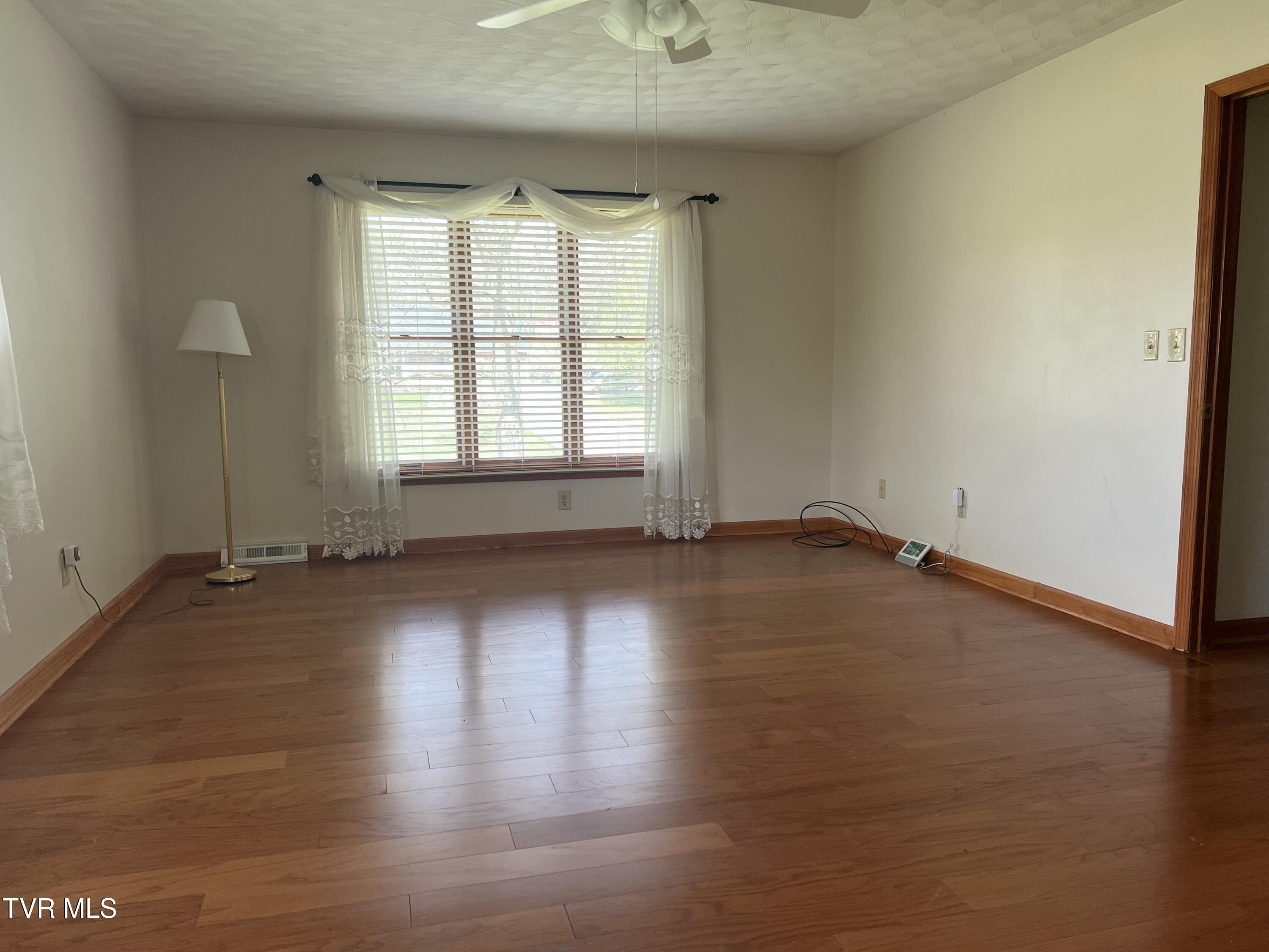 898 Jordan Road Elizabethton, TN 37643 - Photo 85 of 98 IMG_4340