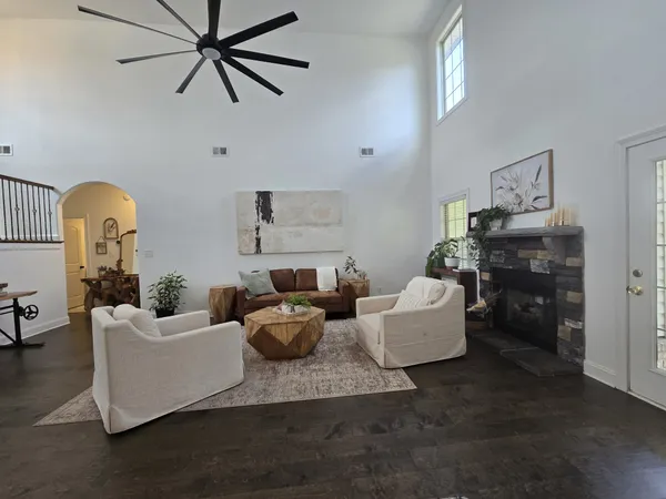 $3,000 | 425 Veronica Court, Clarksville, TN 37043