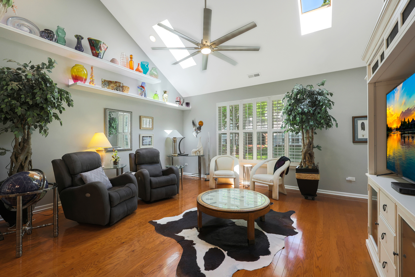 1042 Riviera Drive Elgin, IL 60124 - Photo 11 of 28 Gallery Image 11