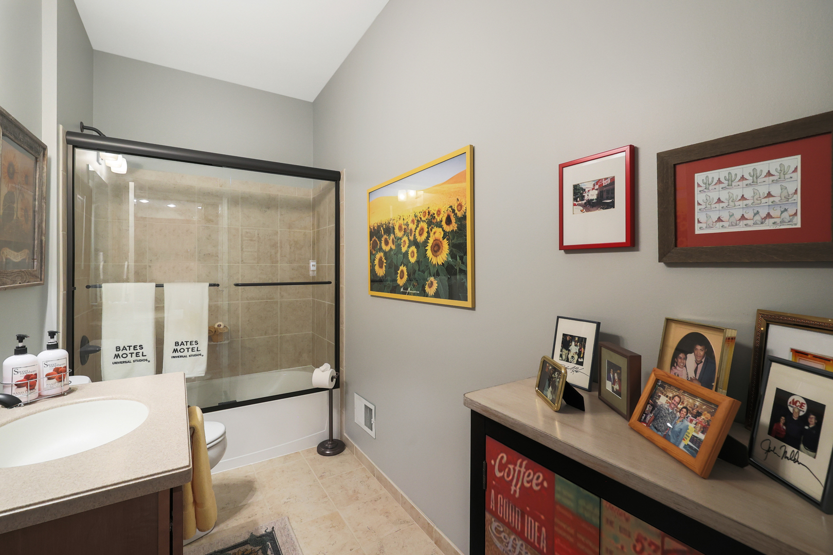 1042 Riviera Drive Elgin, IL 60124 - Photo 18 of 28 Gallery Image 18