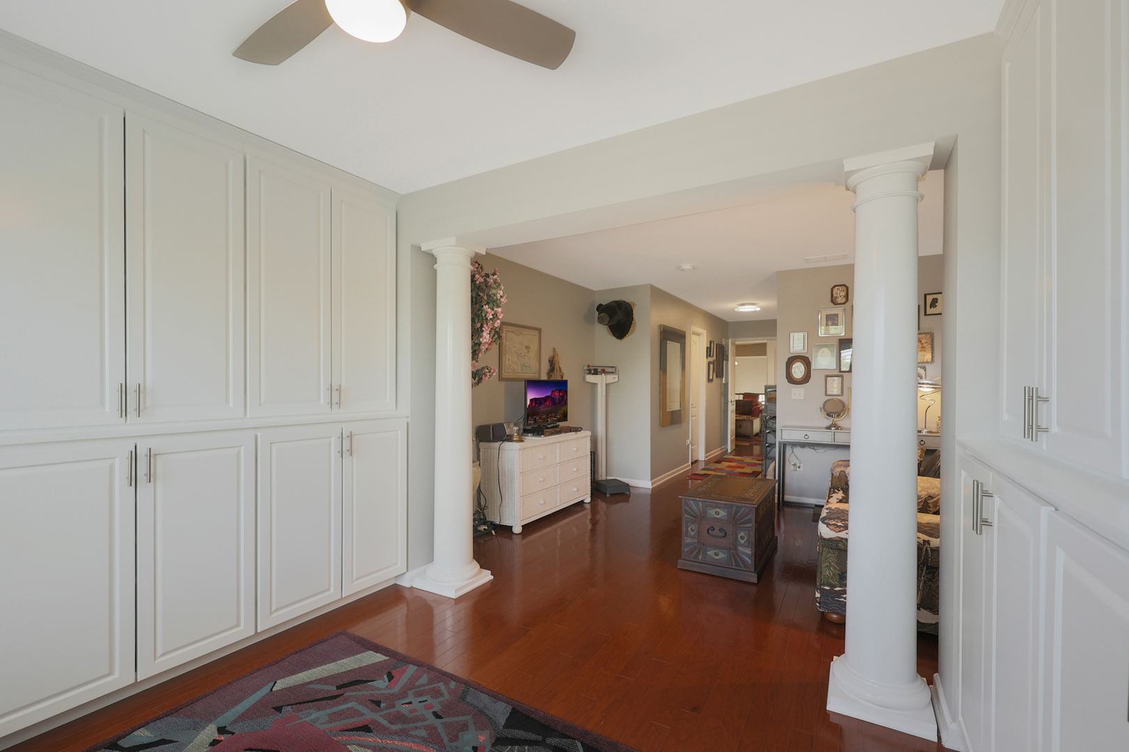 1042 Riviera Drive Elgin, IL 60124 - Photo 21 of 28 Gallery Image 21