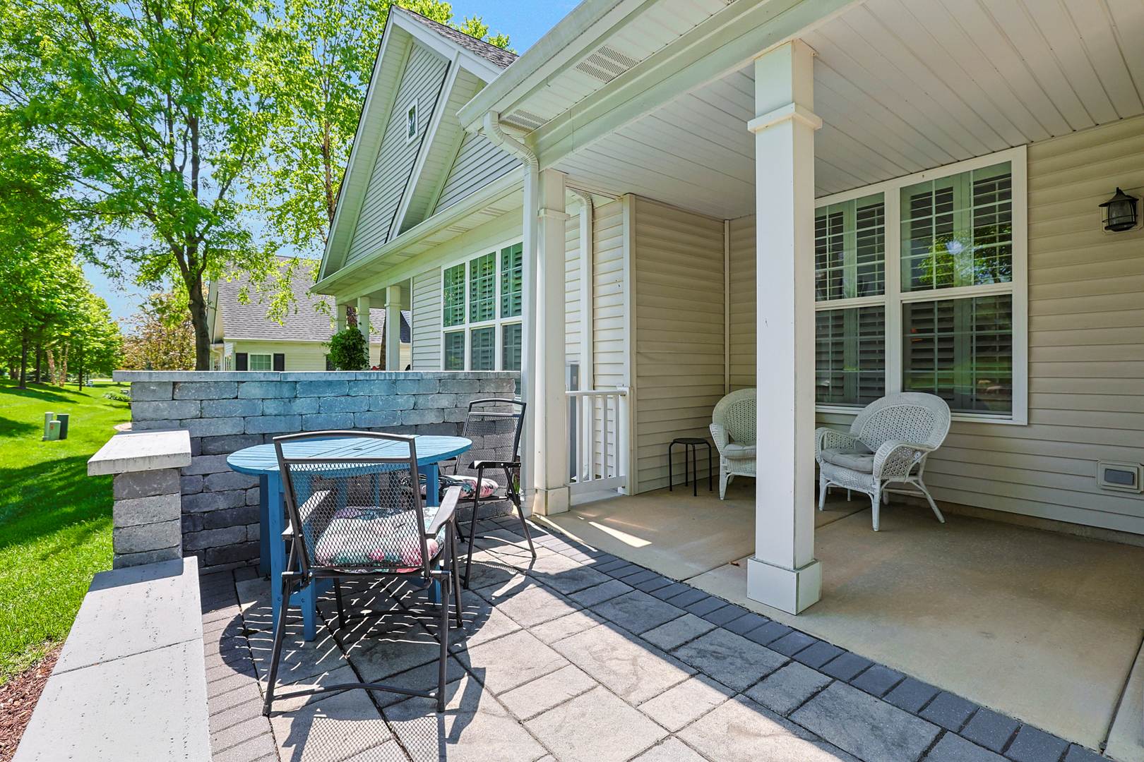 1042 Riviera Drive Elgin, IL 60124 - Photo 26 of 28 Gallery Image 26