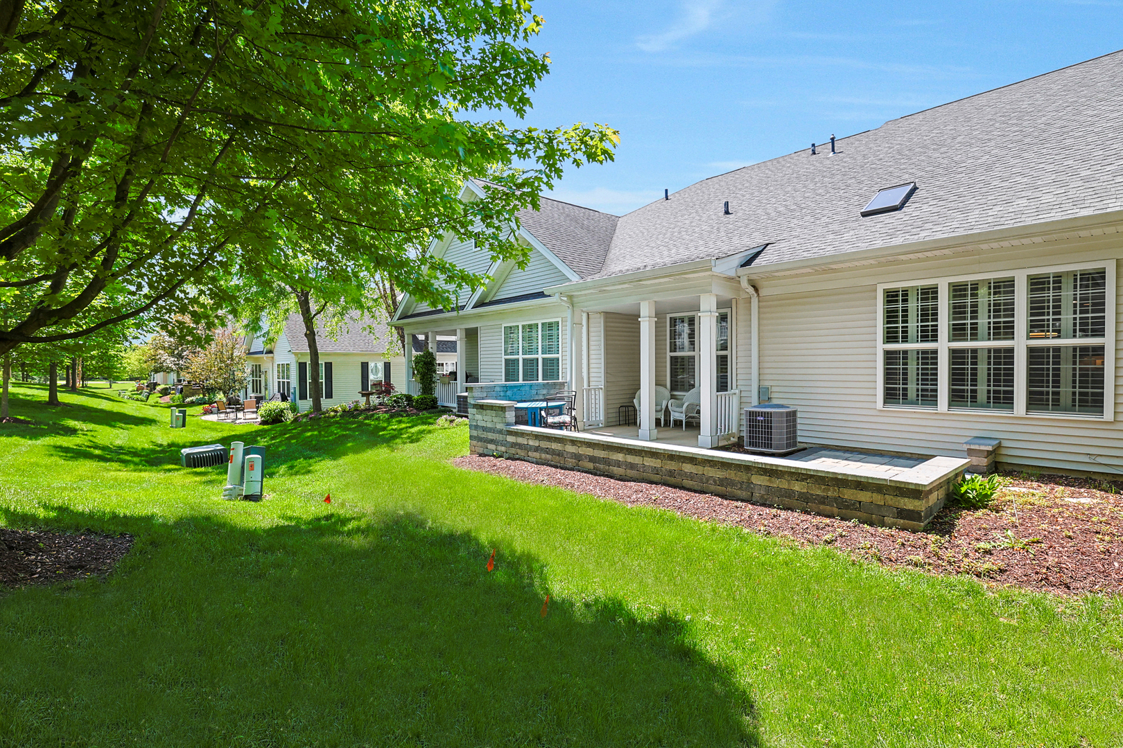 1042 Riviera Drive Elgin, IL 60124 - Photo 28 of 28 Gallery Image 28
