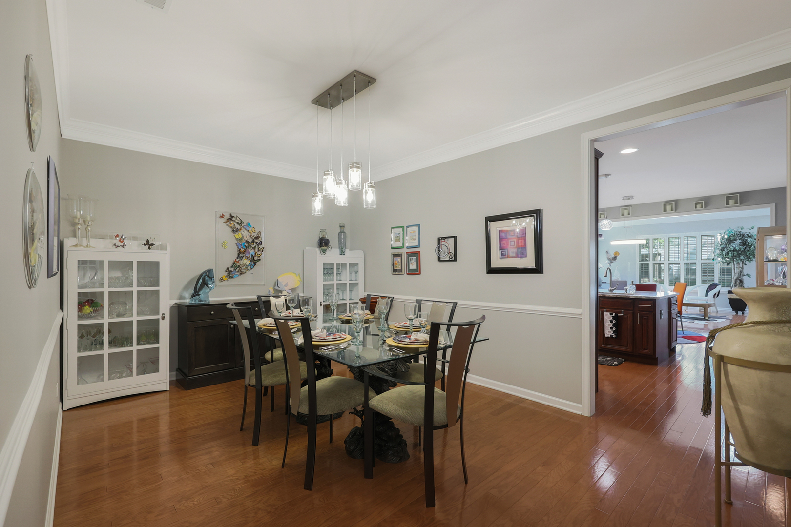 1042 Riviera Drive Elgin, IL 60124 - Photo 4 of 28 Gallery Image 4