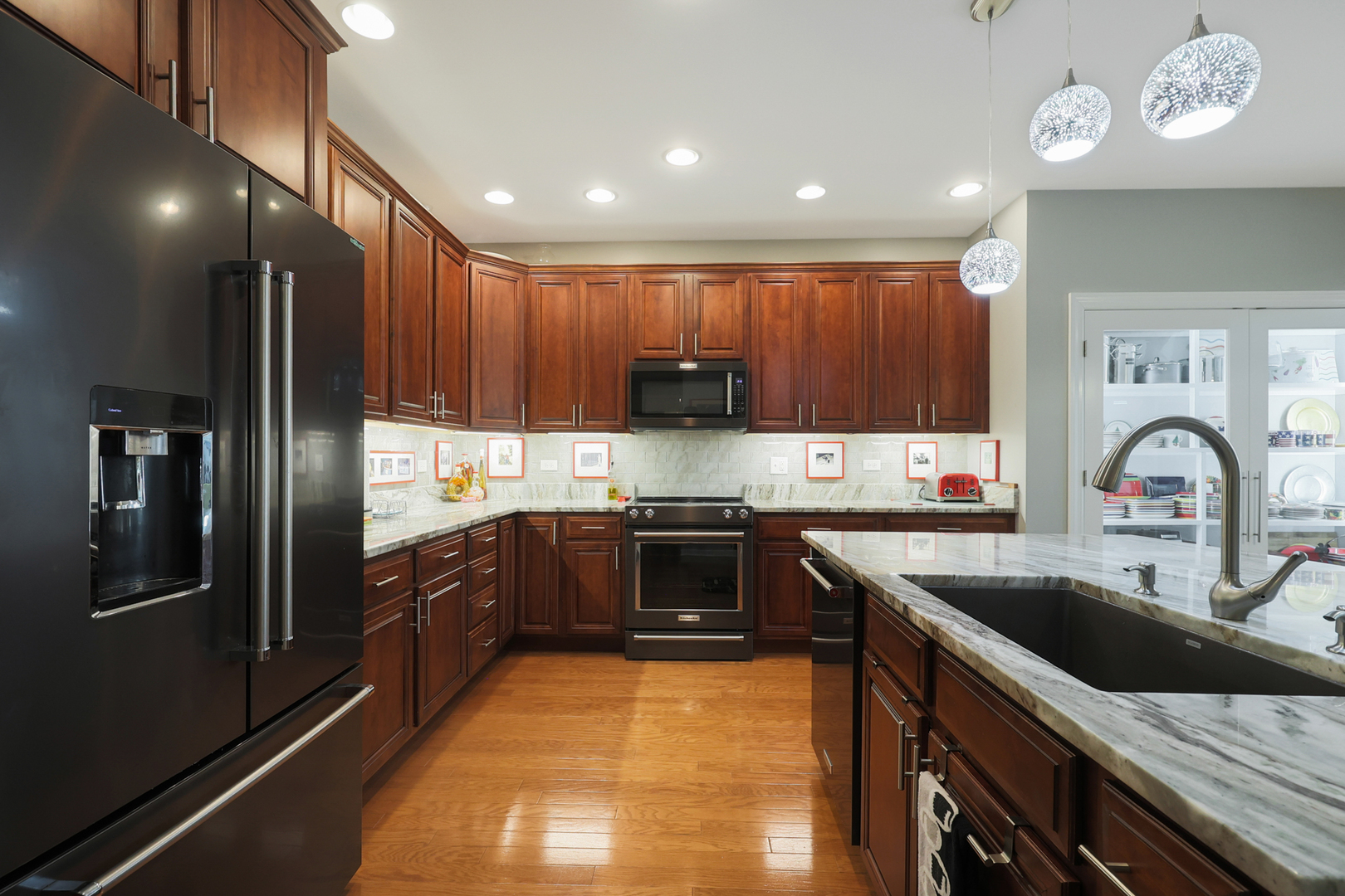 1042 Riviera Drive Elgin, IL 60124 - Photo 8 of 28 Gallery Image 8
