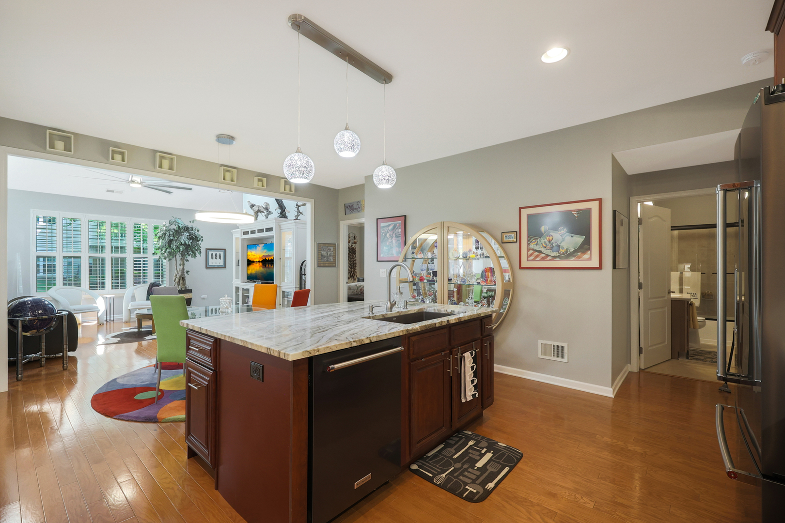 1042 Riviera Drive Elgin, IL 60124 - Photo 10 of 28 Gallery Image 10