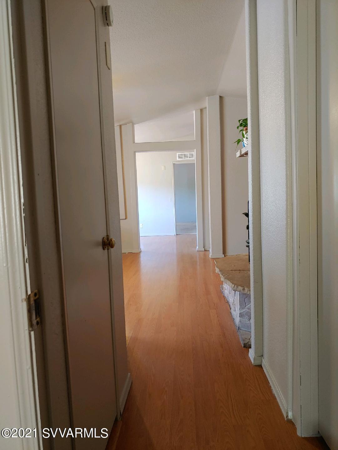 3581 East Drover Rimrock, AZ 86335 - Photo 11 of 25 Hallway