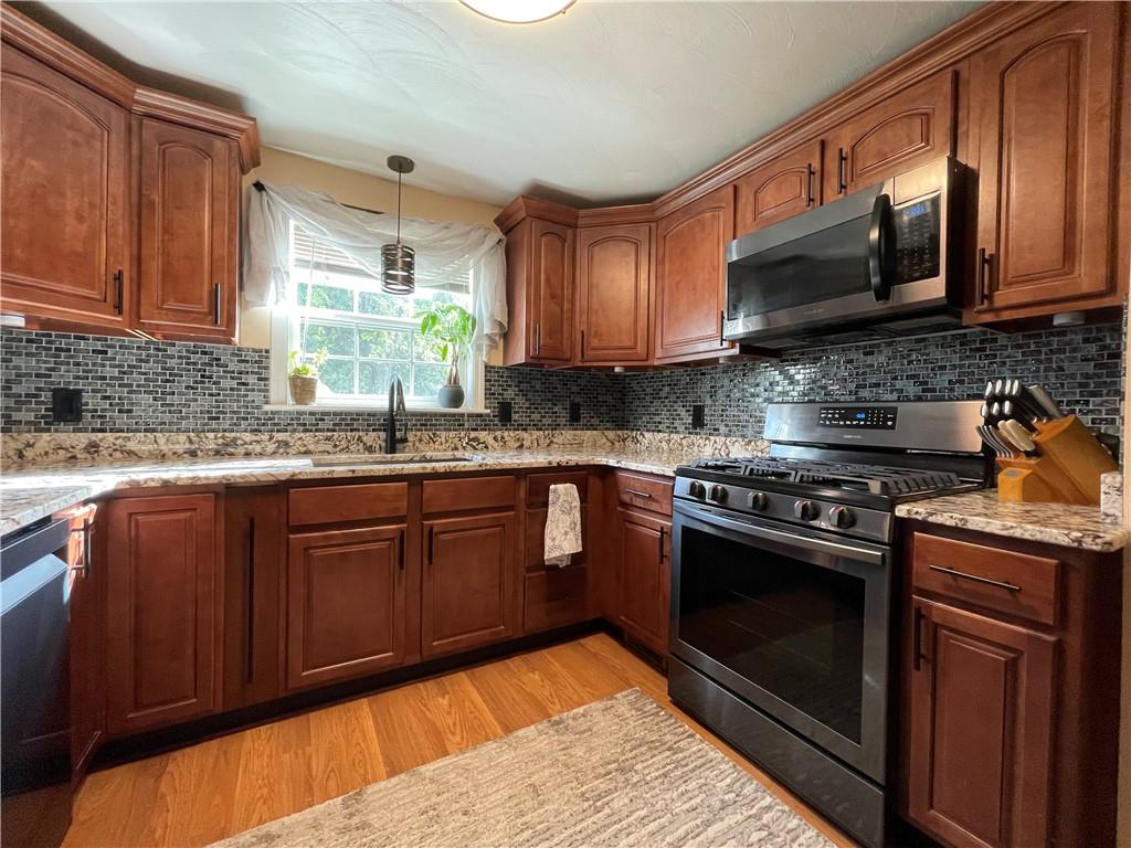 226 Oak Road Gibsonia, PA 15044 - Photo 6 of 19 Gallery Image 6