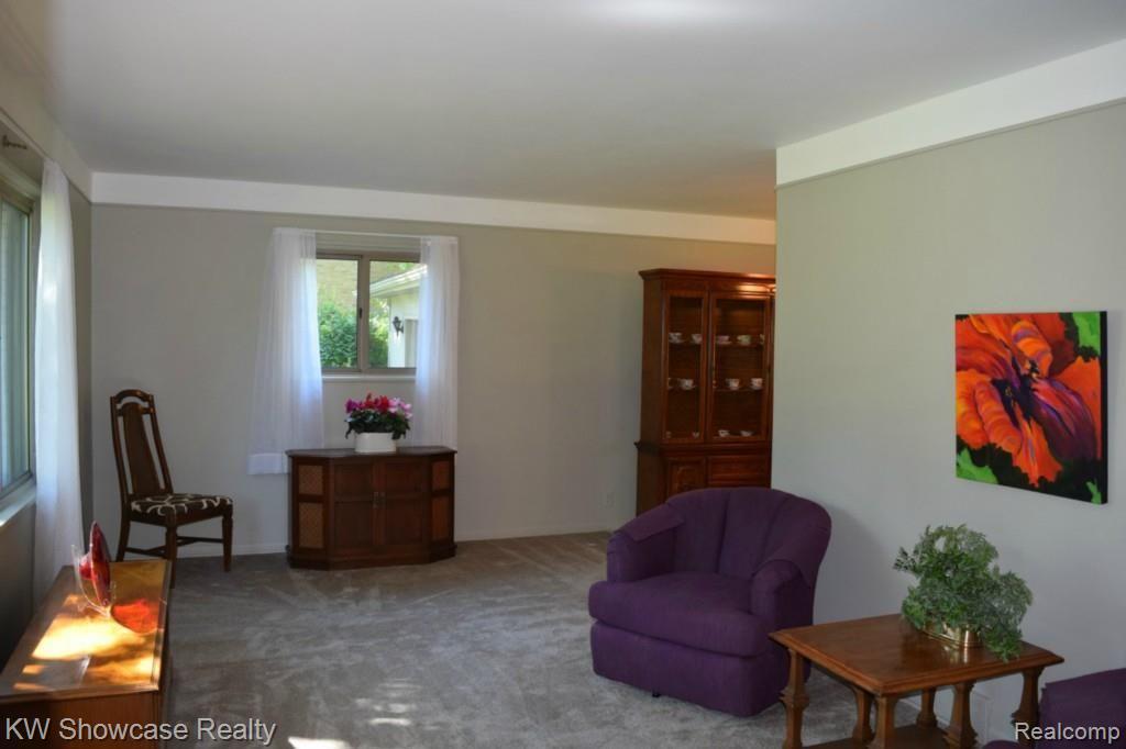 1723 Pedersen Road Walled Lake, MI 48390 - Photo 7 of 17 DSC_0018.jpg