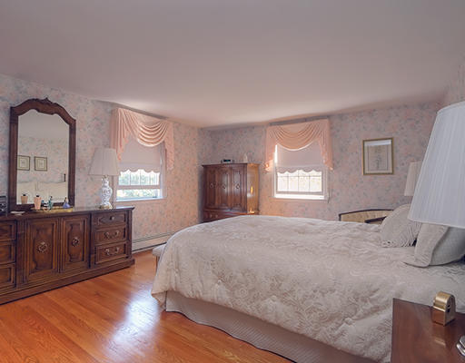 14 Plymouth Road Winchester, MA 01890 - Photo 9 of 14 Gallery Image 9