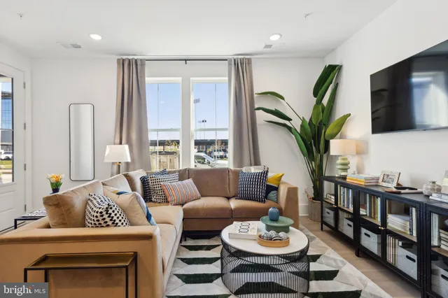 $497,999 | 109 East Cromwell Street, Unit 1006, Baltimore, MD 21230