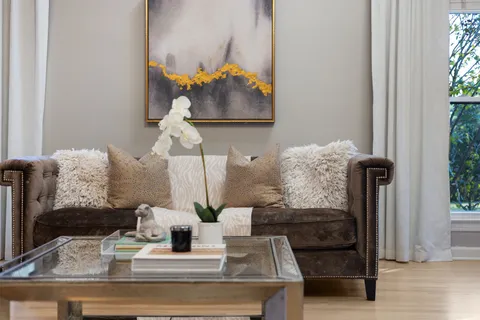 a close view of sink