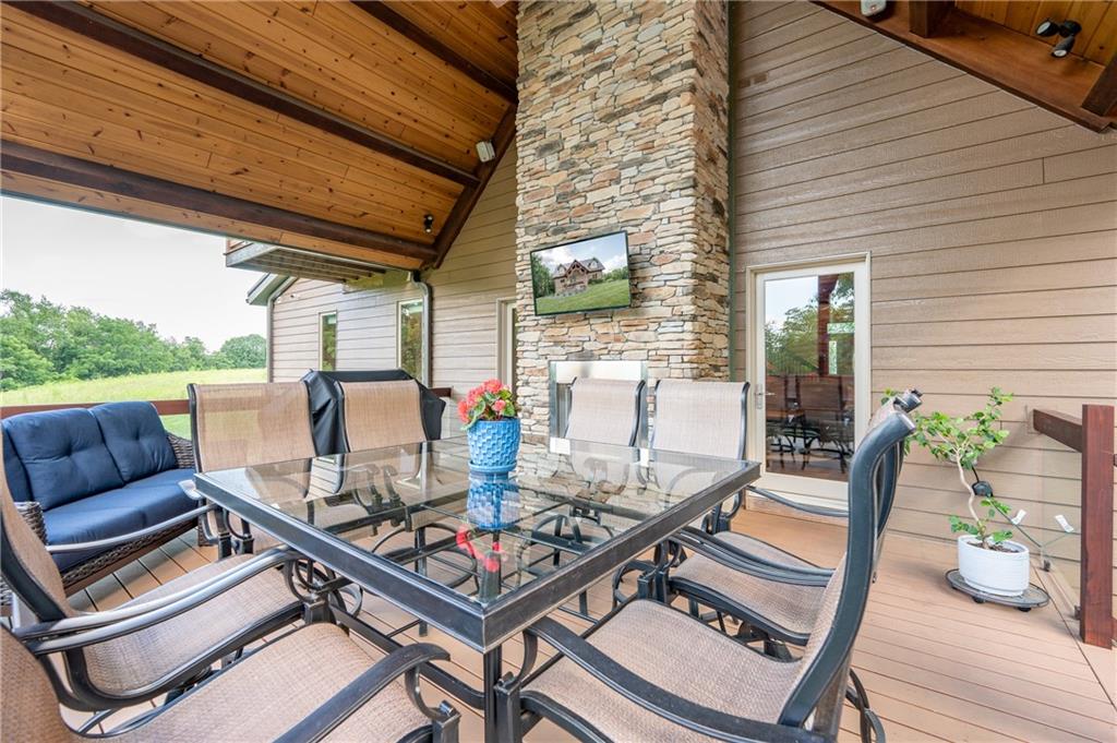 2780 Ipnar Road Irwin, PA 15642 - Photo 16 of 40 a outdoor living space with patio furniture