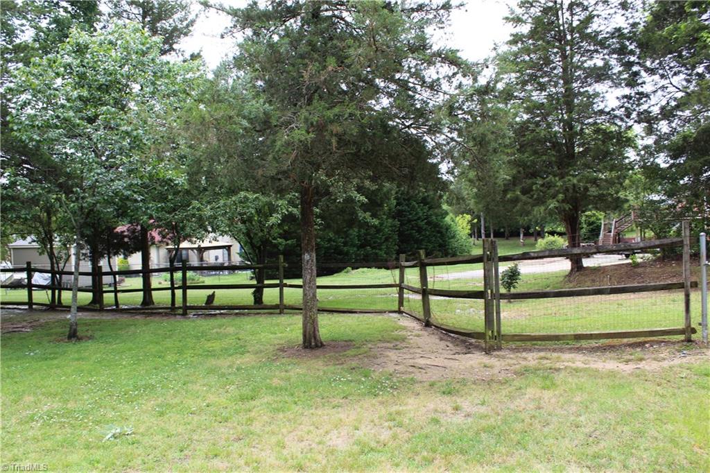 206 Skeet Club Road High Point, NC 27265 - Photo 17 of 20 Gallery Image 17
