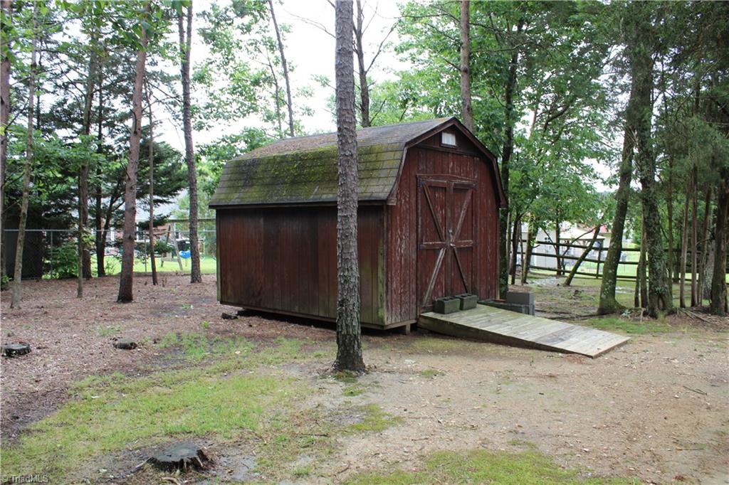 206 Skeet Club Road High Point, NC 27265 - Photo 18 of 20 Gallery Image 18
