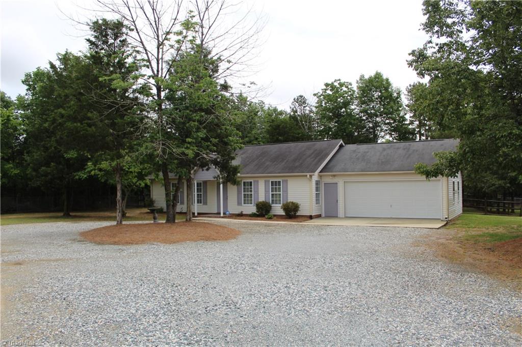 206 Skeet Club Road High Point, NC 27265 - Photo 3 of 20 Gallery Image 3
