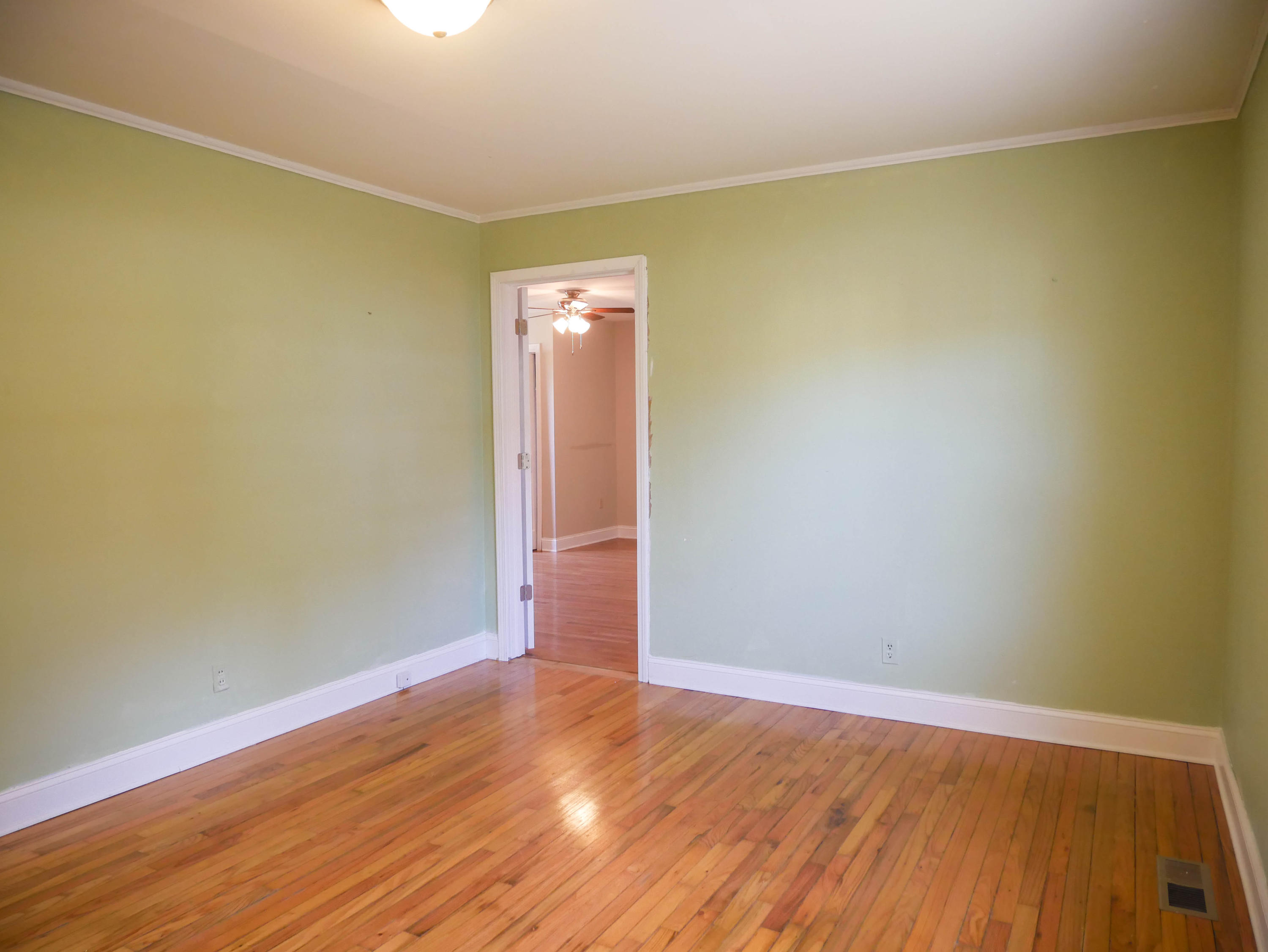 127 South Seneca Road Oak Ridge, TN 37830 - Photo 14 of 28 P1020833
