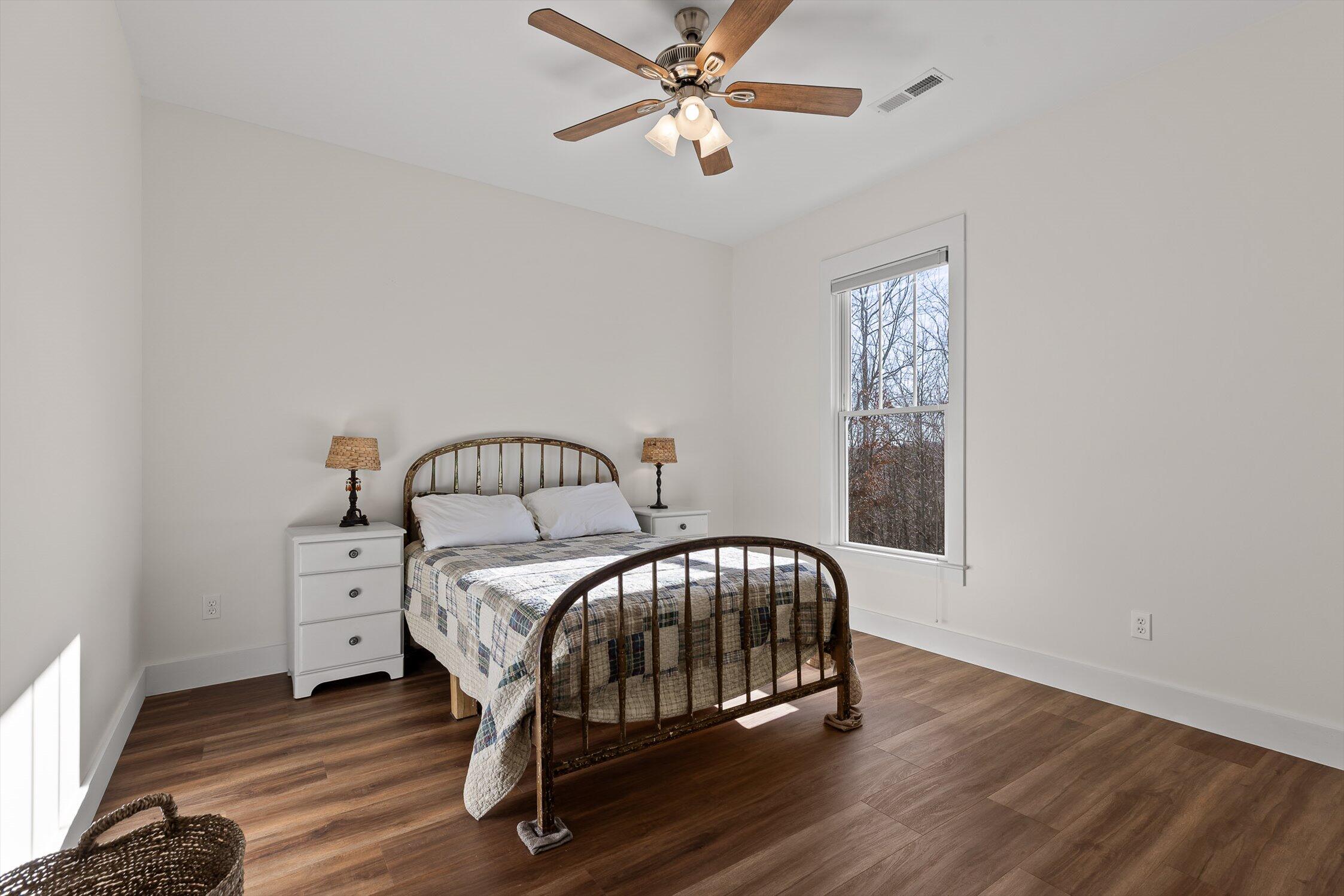 280 Pine Ridge Drive Signal Mountain, TN 37377 - Photo 21 of 40 18-Pine Ridge-16