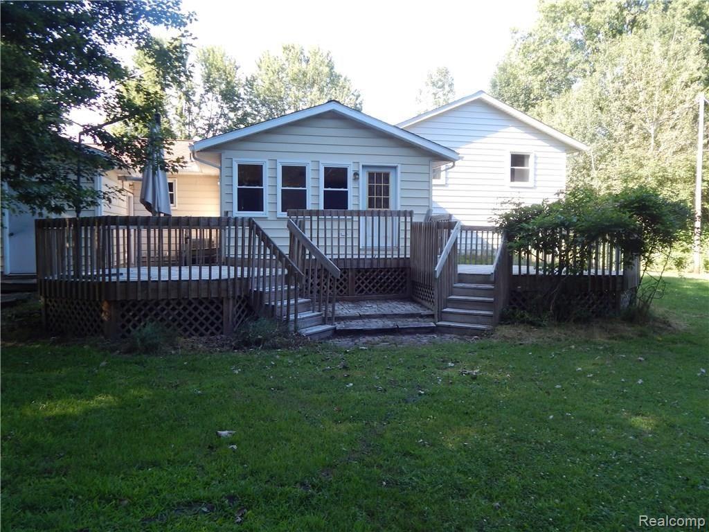 9229 West Allen Road Fowlerville, MI 48836 - Photo 9 of 29 Decks