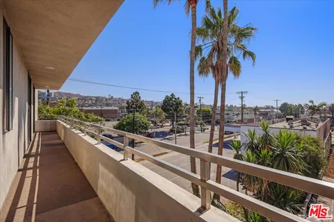 $4,114 | 15480 Antioch Street, Unit 306, Pacific Palisades, CA 90272