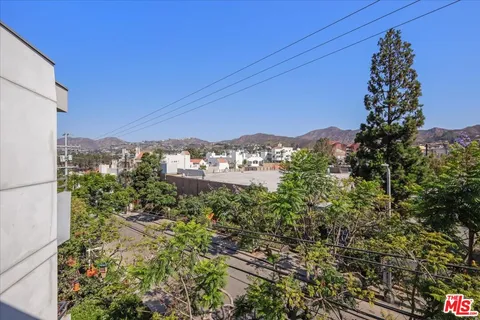 $4,114 | 15480 Antioch Street, Unit 306, Pacific Palisades, CA 90272