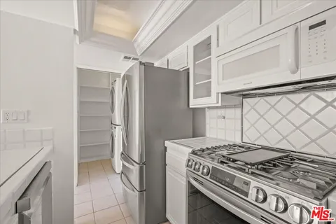$4,114 | 15480 Antioch Street, Unit 306, Pacific Palisades, CA 90272