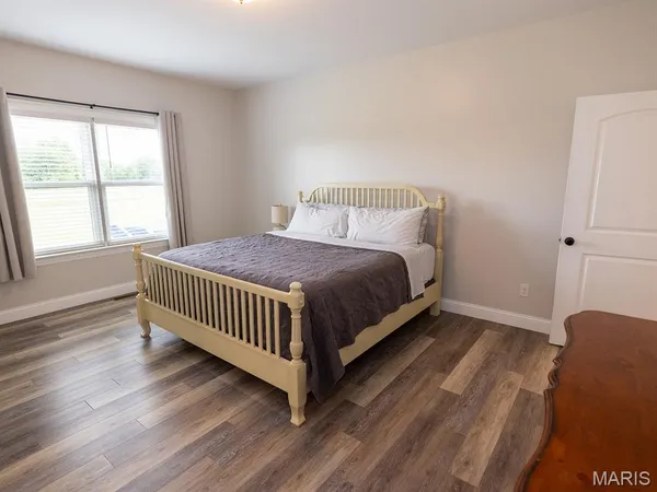 $1,050,000 | 27650 Iowa Road, Perry, MO 63462