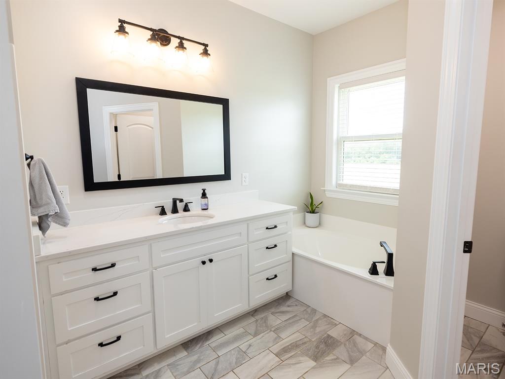 27650 Iowa Road Perry, MO 63462 - Photo 20 of 53