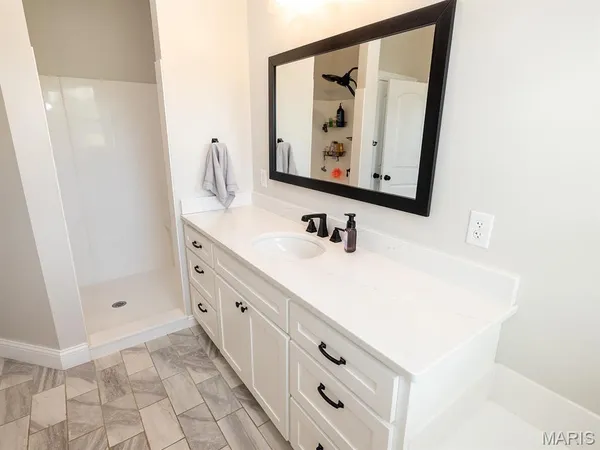 $1,050,000 | 27650 Iowa Road, Perry, MO 63462