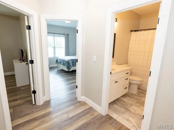 $1,050,000 | 27650 Iowa Road, Perry, MO 63462