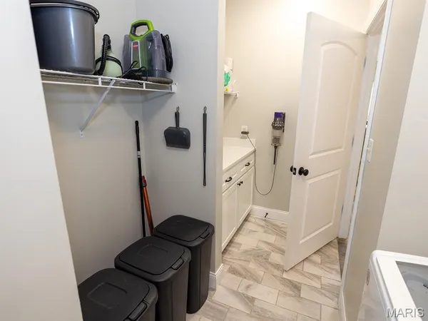 $1,050,000 | 27650 Iowa Road, Perry, MO 63462