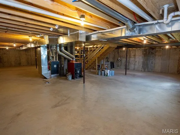 $1,050,000 | 27650 Iowa Road, Perry, MO 63462