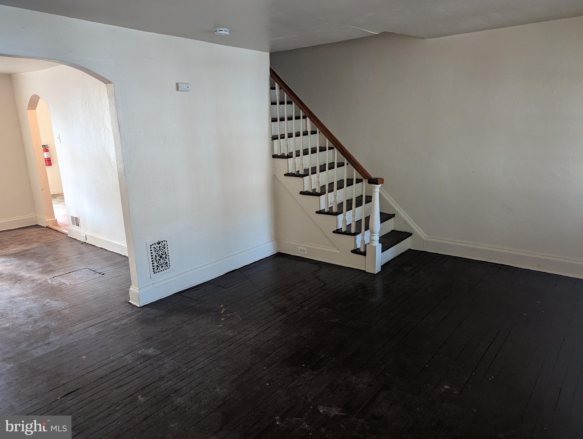 3008 Kearsarge Road Camden, NJ 08104 - Photo 4 of 15