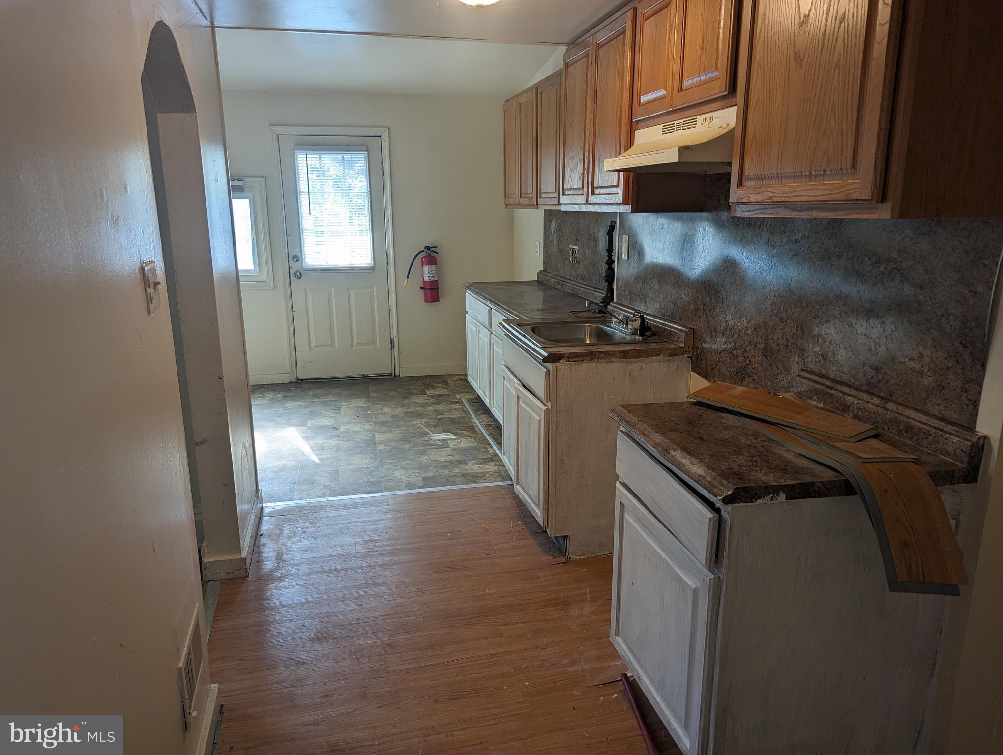 3008 Kearsarge Road Camden, NJ 08104 - Photo 7 of 15