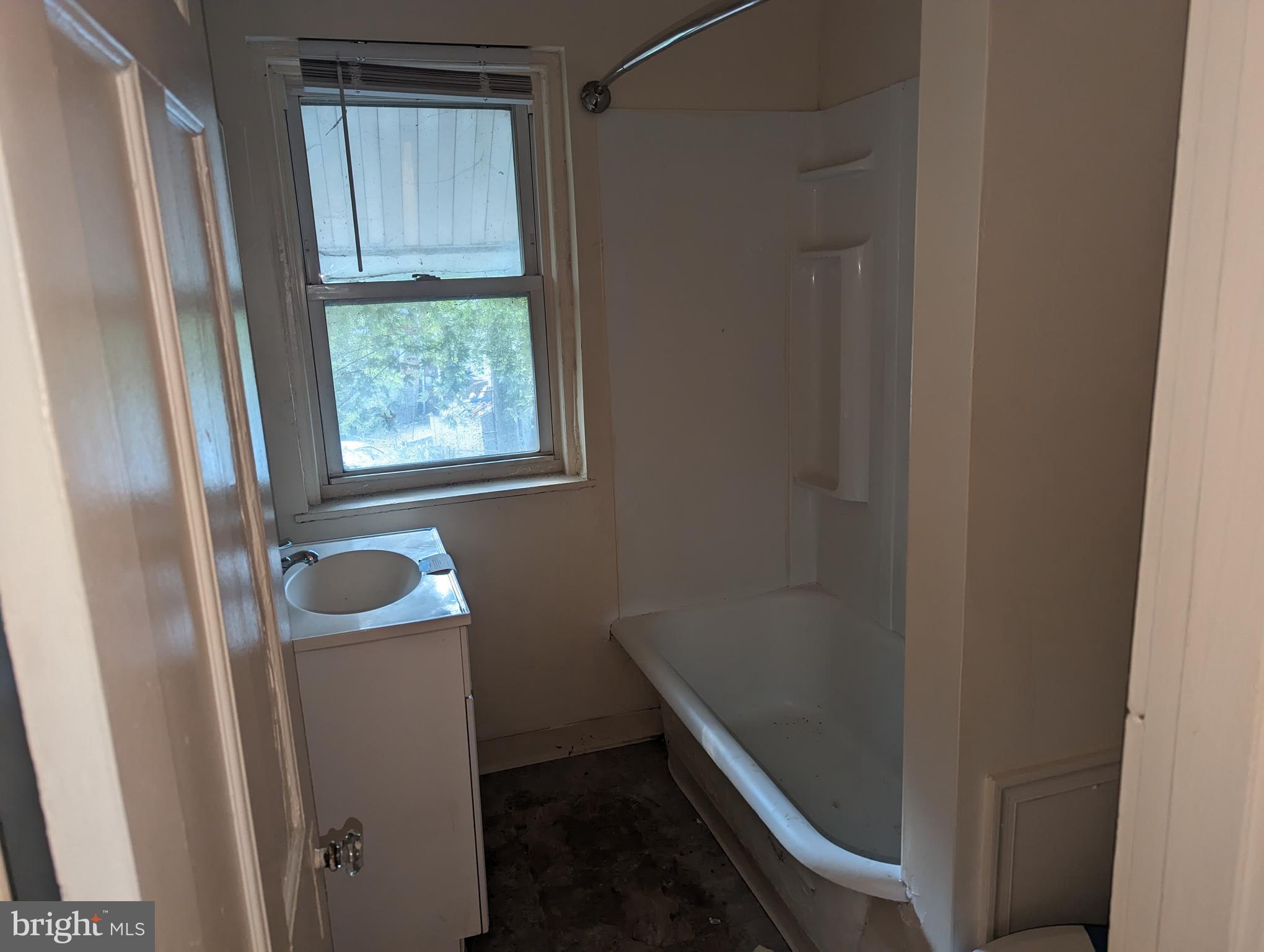 3008 Kearsarge Road Camden, NJ 08104 - Photo 10 of 15