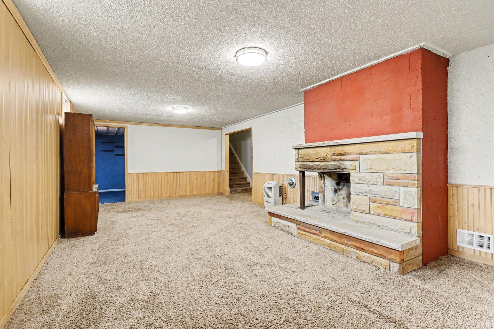 322 North 28th Street Springfield, MI 49037 - Photo 16 of 26 017_file_3824