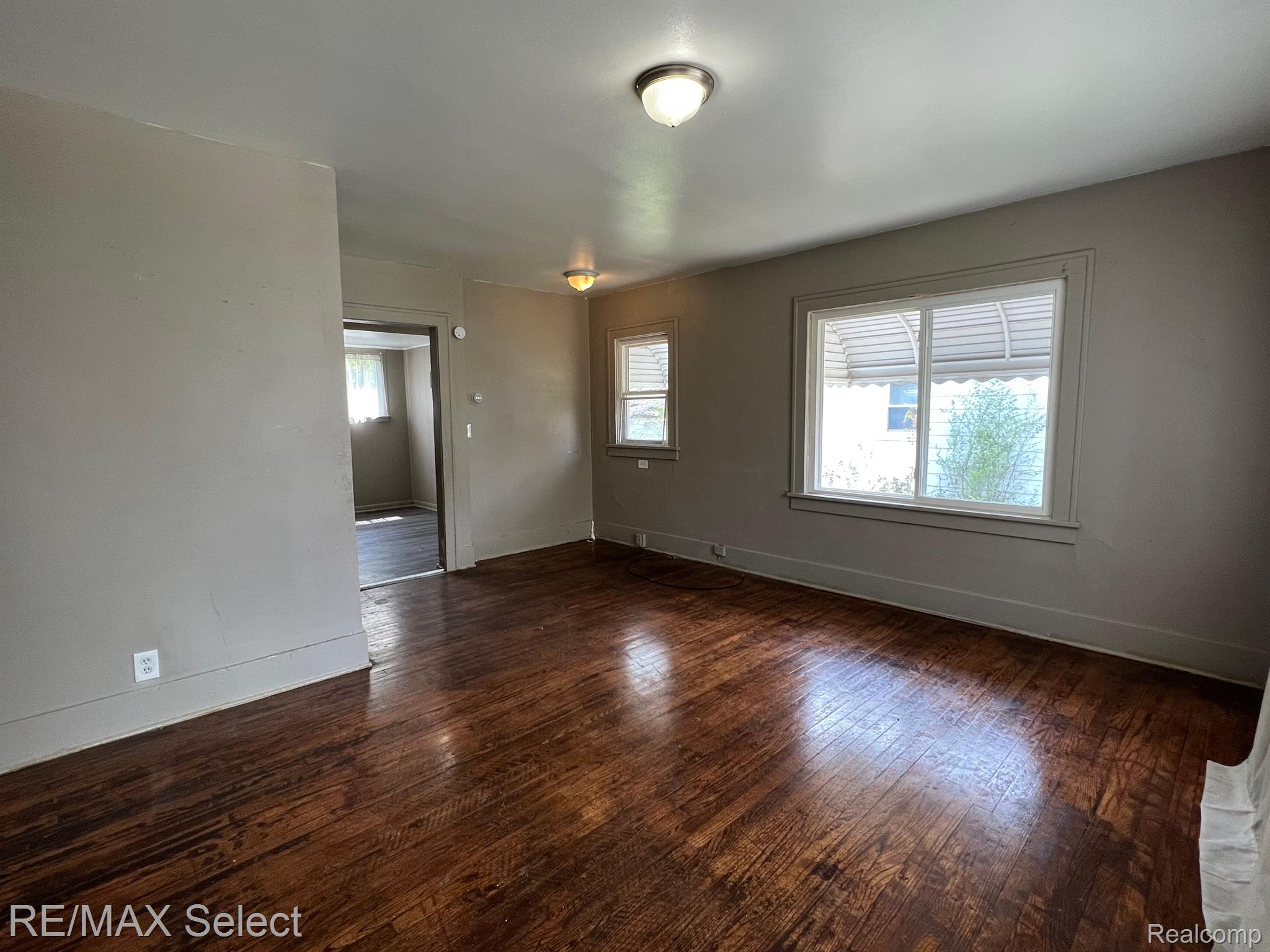 2501 Raskob Street Flint, MI 48504 - Photo 4 of 11 Gallery Image 4