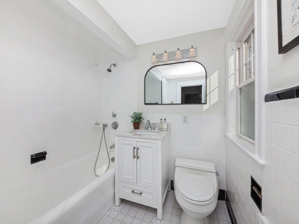 43 Webcowet Road Arlington, MA 02474 - Photo 17 of 26 Gallery Image 17