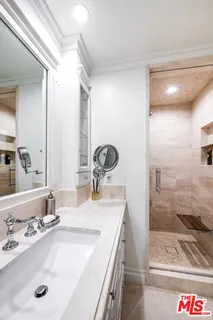 $4,995,000 | 19012 Dorlon Drive, Tarzana, CA 91356
