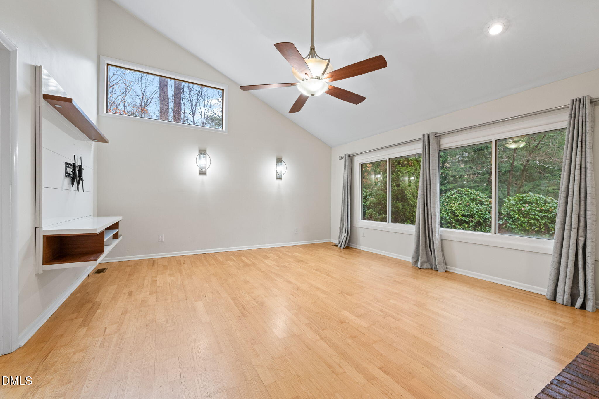 10848 Leslie Drive Raleigh, NC 27614 - Photo 18 of 71 Family room (2)