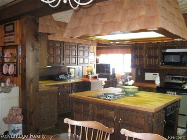 7851 River Road Marine City, MI 48039 - Photo 12 of 25 IMG_1227 (Small).JPG