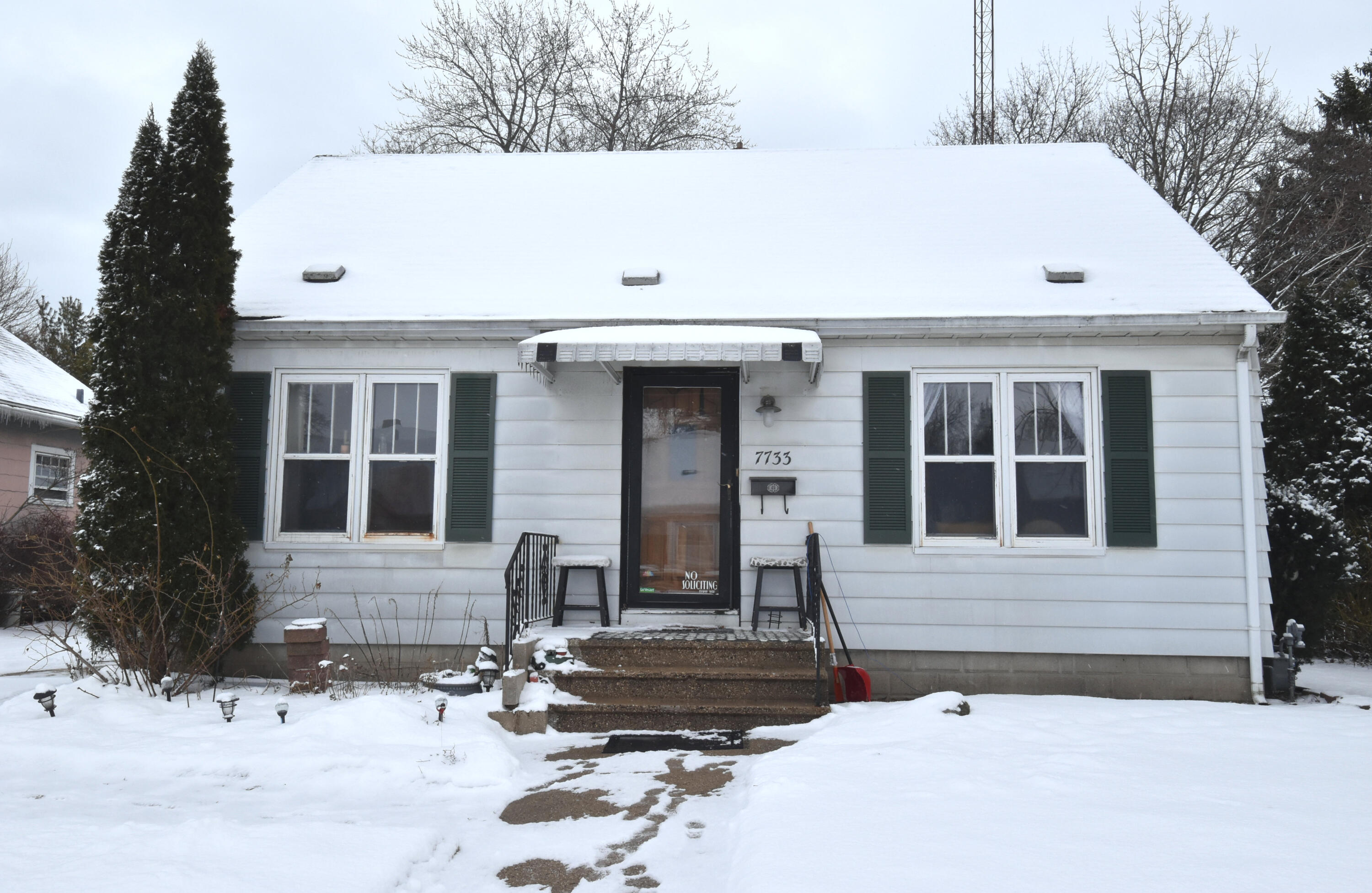 7733 34th Avenue Kenosha, WI 53142 - Photo 2 of 24 MMG_0065