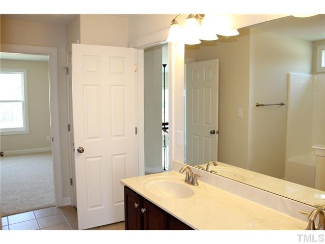 2800 Bending Tree Court, Unit LT8 Raleigh, NC 27613 - Photo 20 of 25 Bathroom