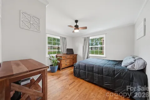 $259,900 | 3526 16th Street Northeast, Hickory, NC 28601
