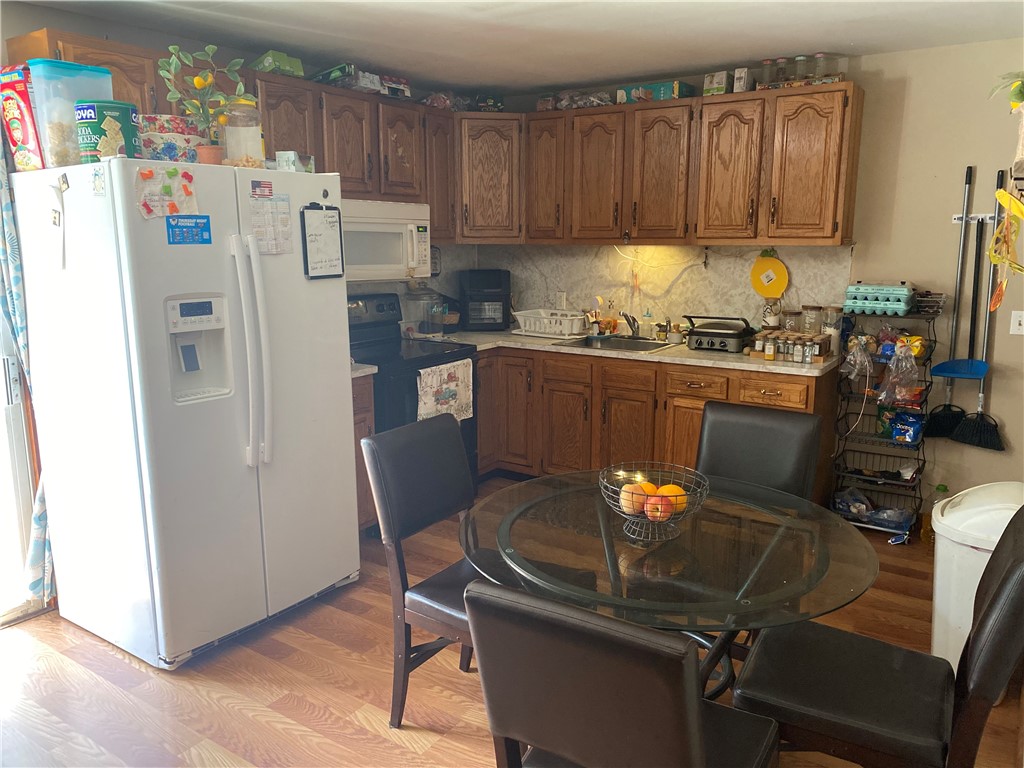 36 Florack Street Rochester, NY 14621 - Photo 2 of 10 Eat in kitchen