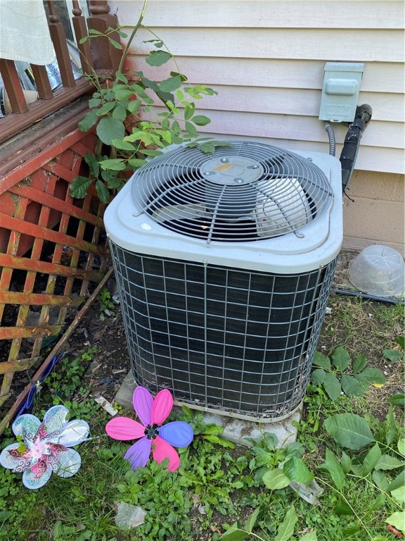 36 Florack Street Rochester, NY 14621 - Photo 7 of 10 central air