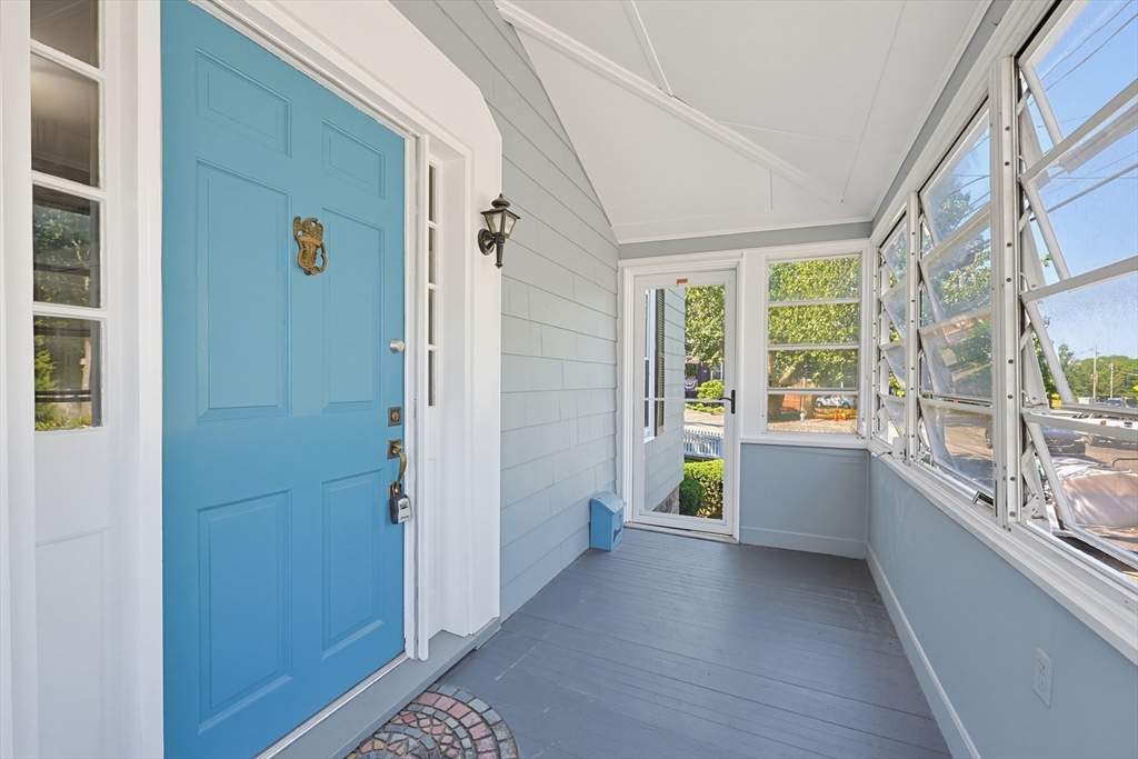 210 Pleasant Street Marblehead, MA 01945 - Photo 5 of 37