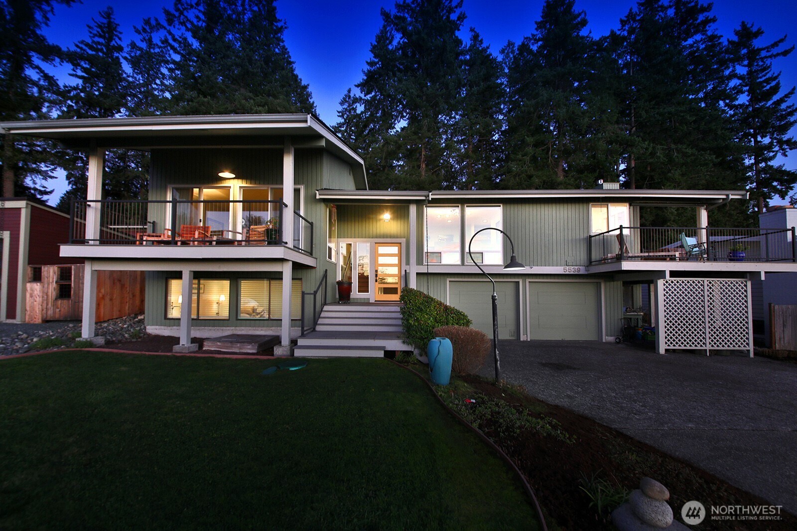 5539 Mutiny Sands Road Freeland, WA 98249 - Photo 2 of 40