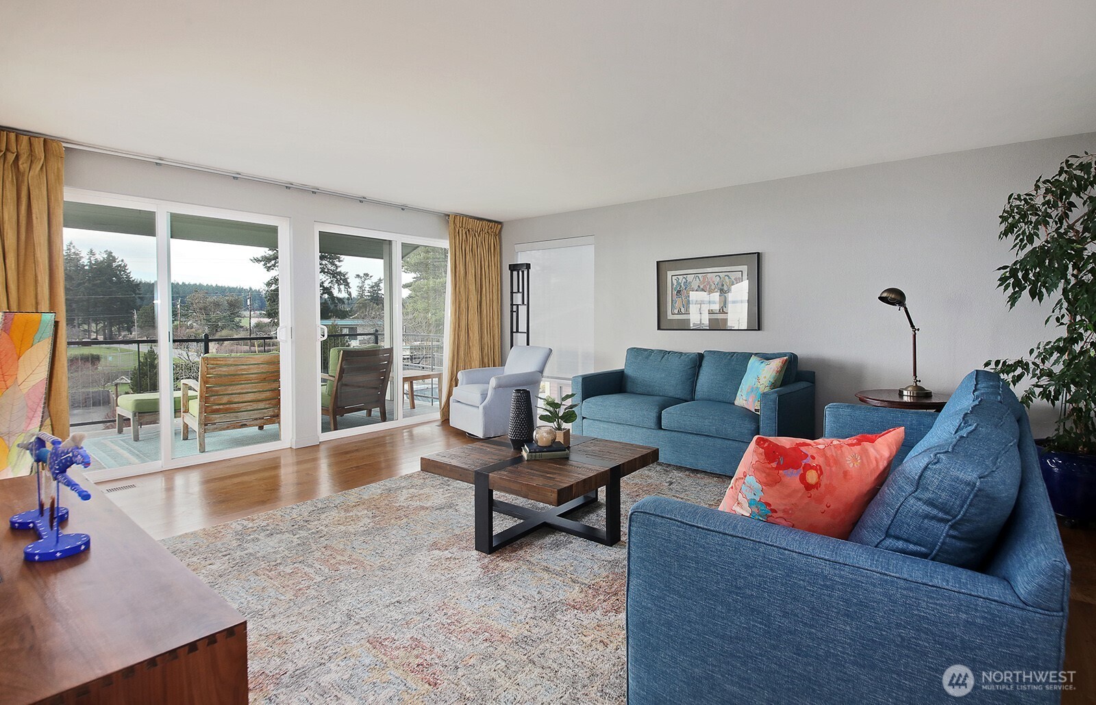 5539 Mutiny Sands Road Freeland, WA 98249 - Photo 4 of 40