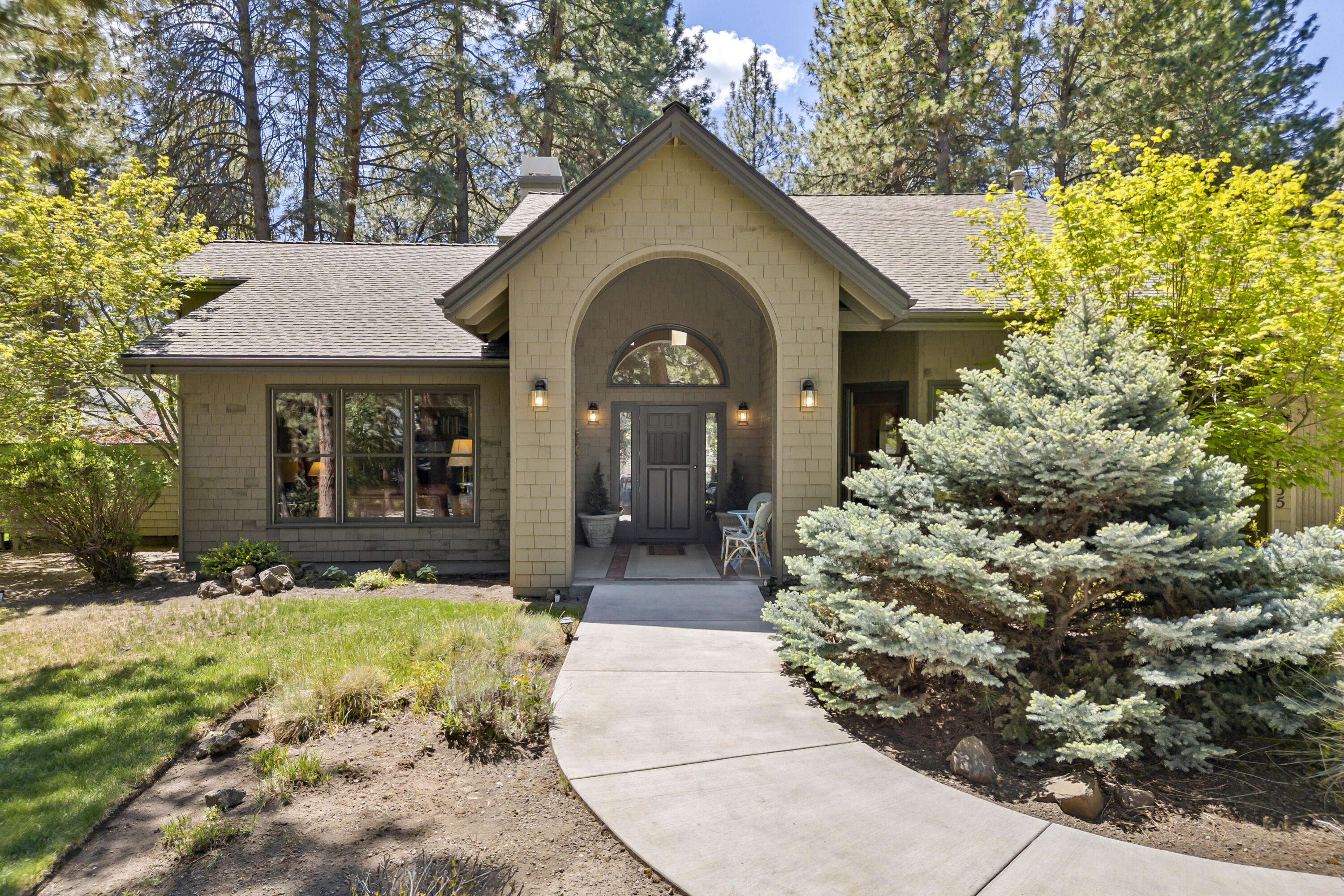20435 Powder Mountain Court Bend, OR 97702 - Photo 3 of 38 DJI_0301